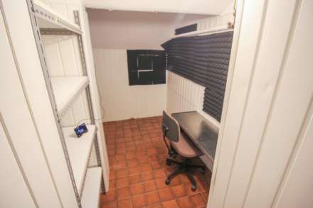 BEAUTIFUL HILLSIDE PROPERTY WITH LARGE ONE BEDROOM FLAT, Image 41