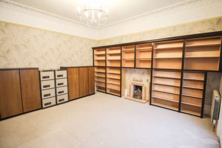 BEAUTIFUL HILLSIDE PROPERTY WITH LARGE ONE BEDROOM FLAT, Image 7