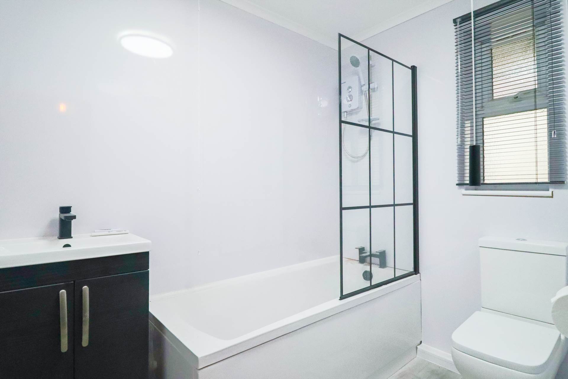 Amberey Road - Modern & Energy Efficient Family Home, Image 12