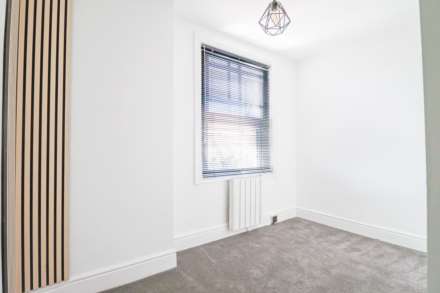 Amberey Road - Modern & Energy Efficient Family Home, Image 11
