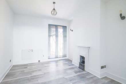 Amberey Road - Modern & Energy Efficient Family Home, Image 4