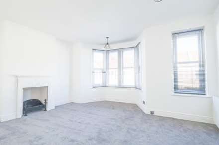 Amberey Road - Modern & Energy Efficient Family Home, Image 8
