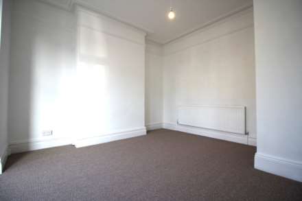 Langport Road-Refurbished-Move Straight In, Image 7