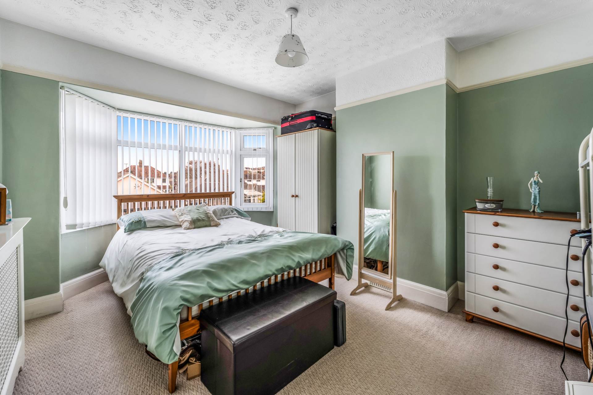 Shaftesbury Road - 1930's Spacious Family Home, Image 12
