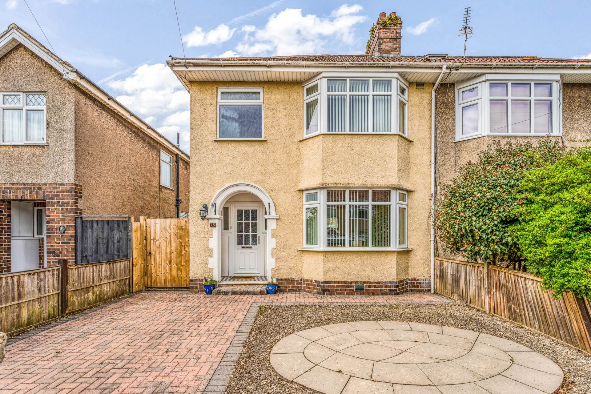 Shaftesbury Road - 1930's Spacious Family Home, Image 20