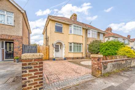 3 Bedroom Semi-Detached, Shaftesbury Road - 1930`s Spacious Family Home