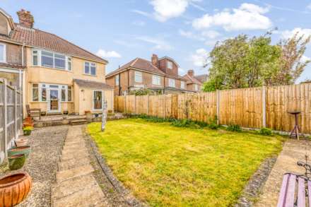 Shaftesbury Road - 1930's Spacious Family Home, Image 10