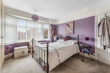 Shaftesbury Road - 1930's Spacious Family Home, Image 14