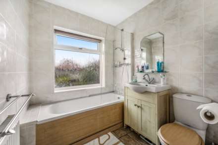 Shaftesbury Road - 1930's Spacious Family Home, Image 17