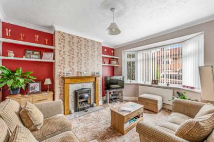 Shaftesbury Road - 1930's Spacious Family Home, Image 3