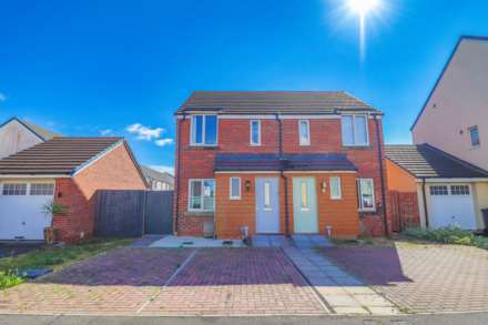 2 Bedroom Semi-Detached, Piper Cross - Perfect First Time Buy!