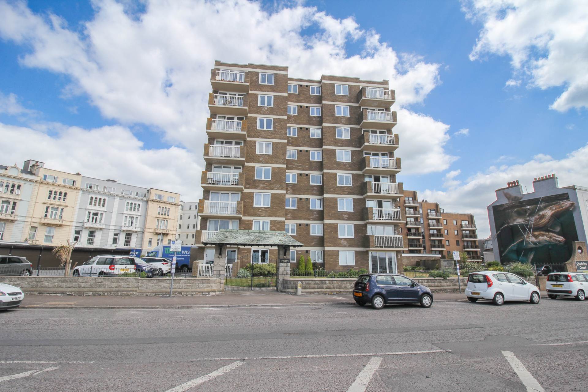 Glentworth Court**Top Floor Flat**Fantastic Views**Priced to Sell**, Image 1
