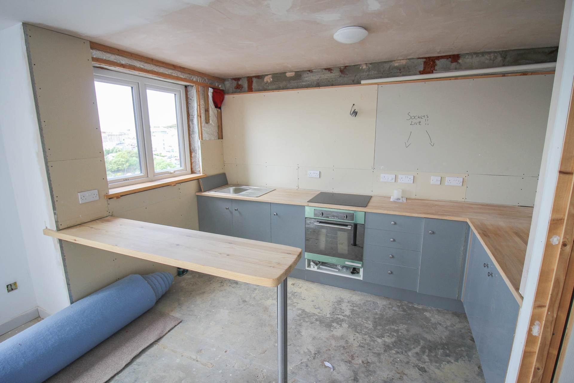 Glentworth Court**Top Floor Flat**Fantastic Views**Priced to Sell**, Image 8