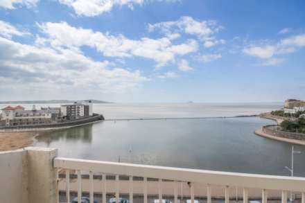Glentworth Court**Top Floor Flat**Fantastic Views**Priced to Sell**, Image 2