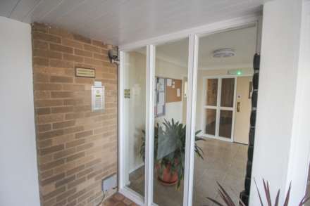 Glentworth Court**Top Floor Flat**Fantastic Views**Priced to Sell**, Image 4