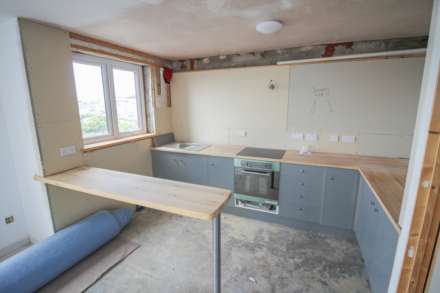 Glentworth Court**Top Floor Flat**Fantastic Views**Priced to Sell**, Image 8