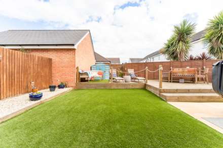 Glider Avenue, Haywood Village - Immaculately Presented Family Home, Image 11