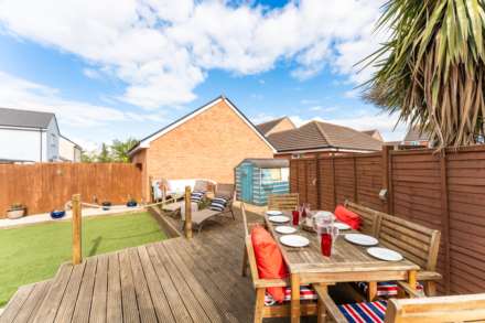 Glider Avenue, Haywood Village - Immaculately Presented Family Home, Image 12