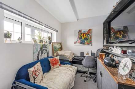 Glider Avenue, Haywood Village - Immaculately Presented Family Home, Image 15