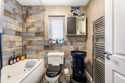 Glider Avenue, Haywood Village - Immaculately Presented Family Home, Image 25