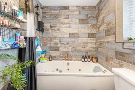 Glider Avenue, Haywood Village - Immaculately Presented Family Home, Image 26