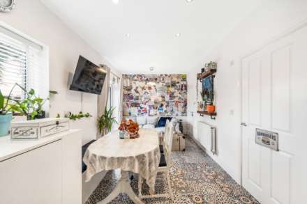 Glider Avenue, Haywood Village - Immaculately Presented Family Home, Image 8