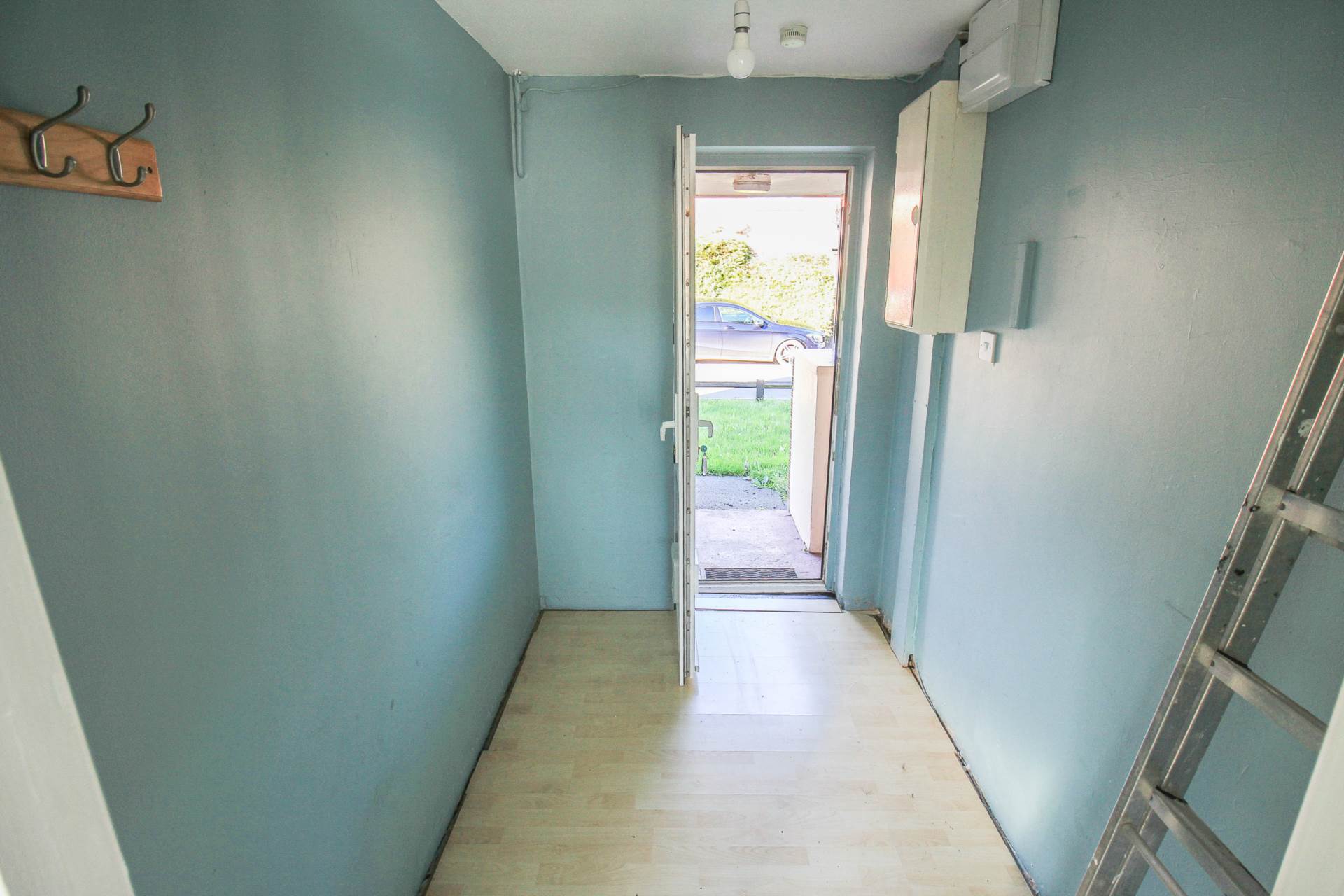 Varsity Way, Locking, Image 7
