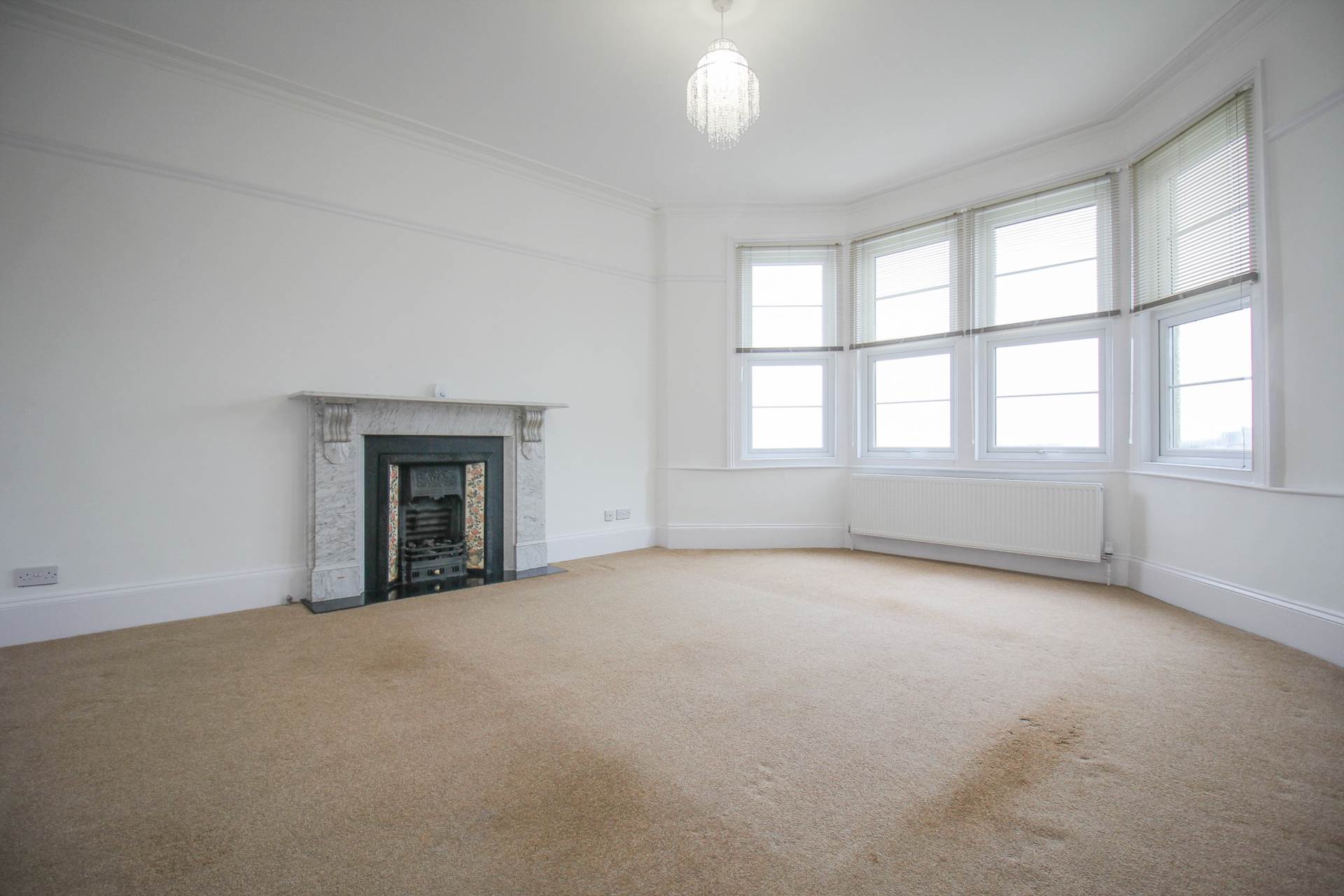 Highbury Road-Demanding Hillside Apartment, Image 6