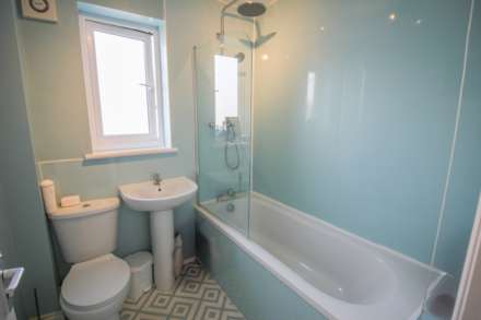 Baildon Crescent**Great Value for Money**, Image 11