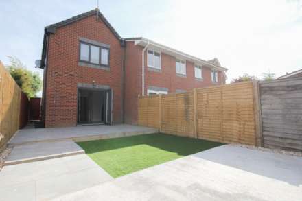 Baildon Crescent**Great Value for Money**, Image 13