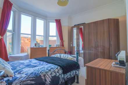 Charlton Road - Restored & Modernised Victorian Flat, Image 15