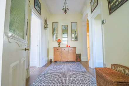 Charlton Road - Restored & Modernised Victorian Flat, Image 4