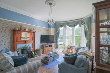 Charlton Road - Restored & Modernised Victorian Flat, Image 5