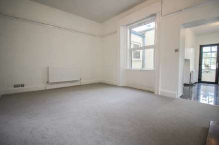 Ashcombe Road-Stunningly Presented, Image 4
