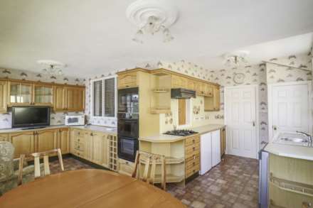 Clarkson Avenue, Milton - Endless Potential, Image 9