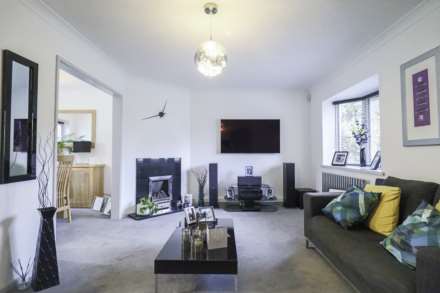 Goddard Drive - Excellent Presentation, Image 3