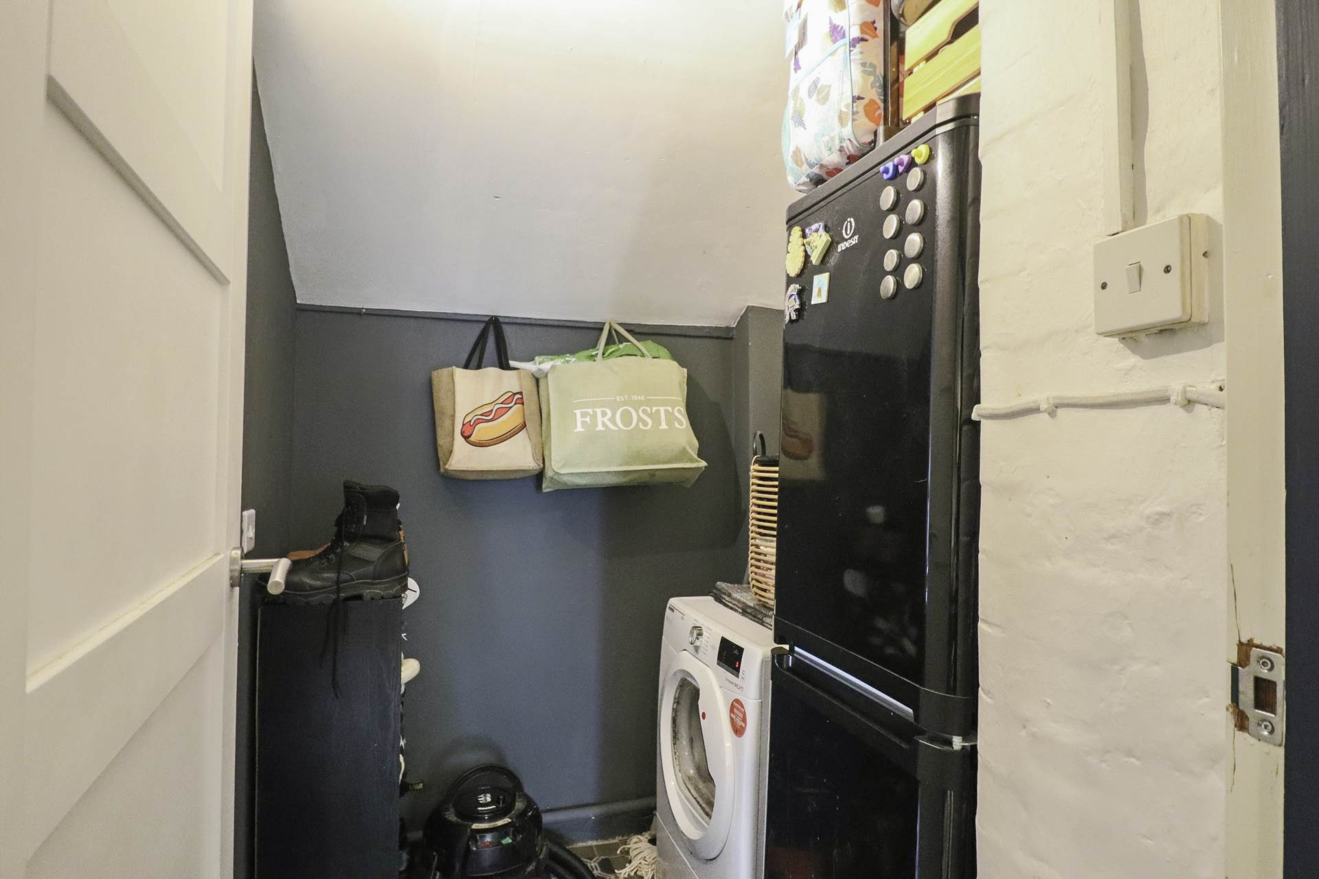 Clarence Road North - Victorian Flat, Image 13