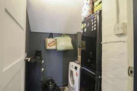 Clarence Road North - Victorian Flat, Image 13