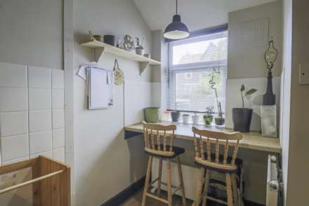 Clarence Road North - Victorian Flat, Image 5