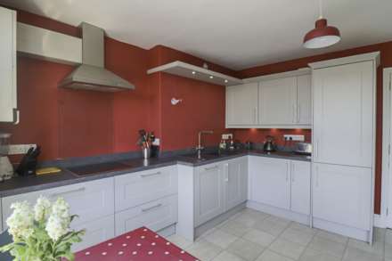 Ellenborough Park South - Superb Flat, Over 1000sqft, Image 10