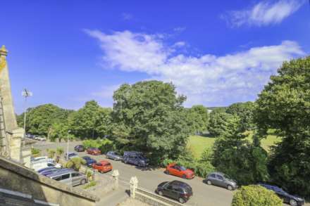 Ellenborough Park South - Superb Flat, Over 1000sqft, Image 2