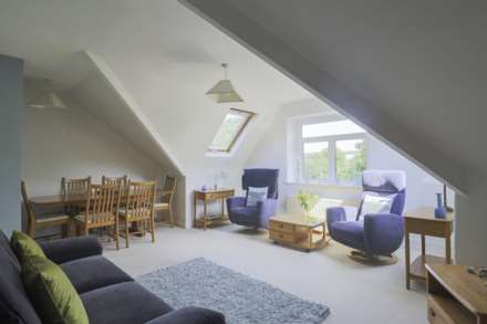 Ellenborough Park South - Superb Flat, Over 1000sqft, Image 5