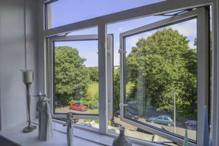 Ellenborough Park South - Superb Flat, Over 1000sqft, Image 7
