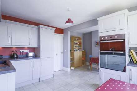 Ellenborough Park South - Superb Flat, Over 1000sqft, Image 8