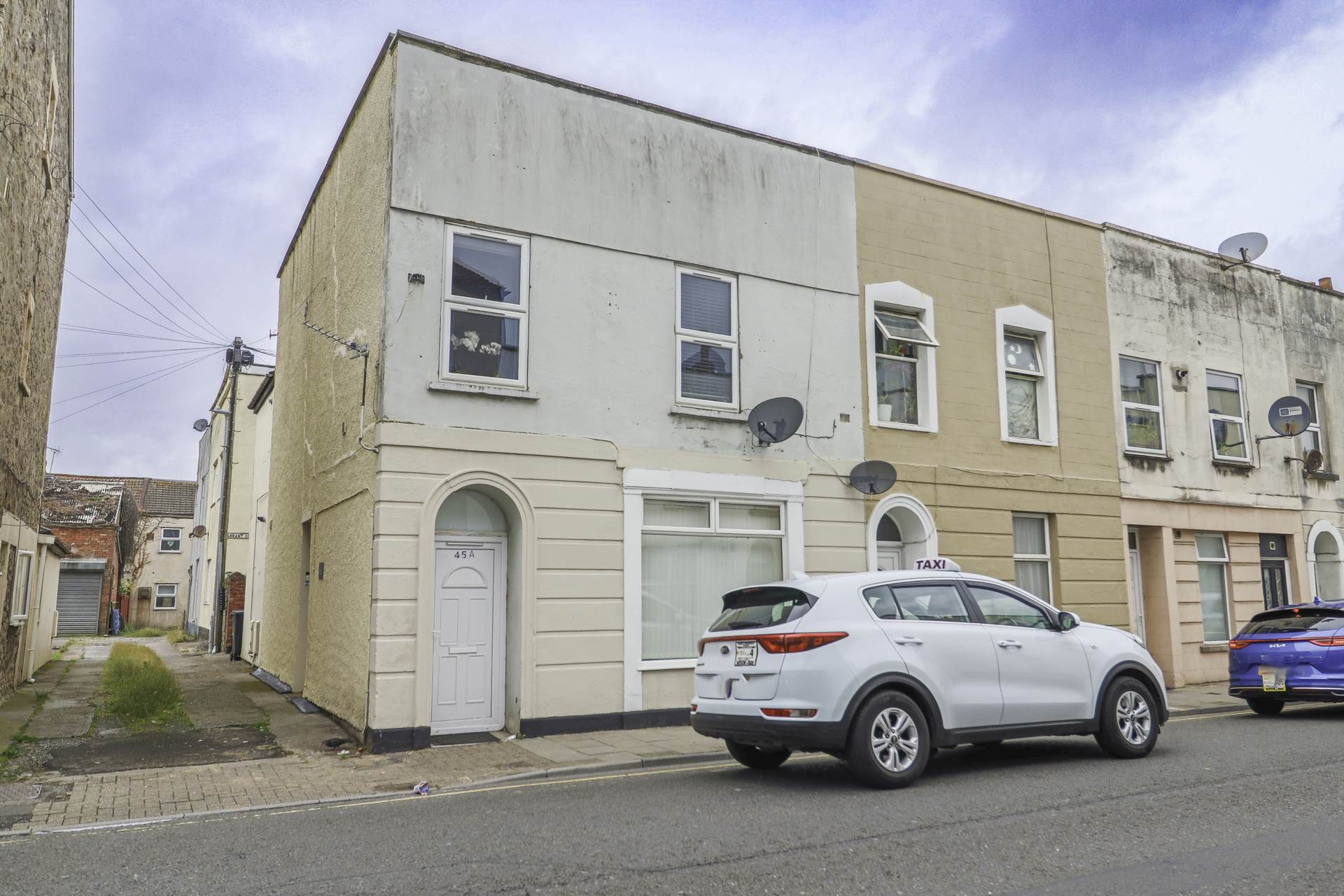 Alfred Street - Centrally Located, Image 1