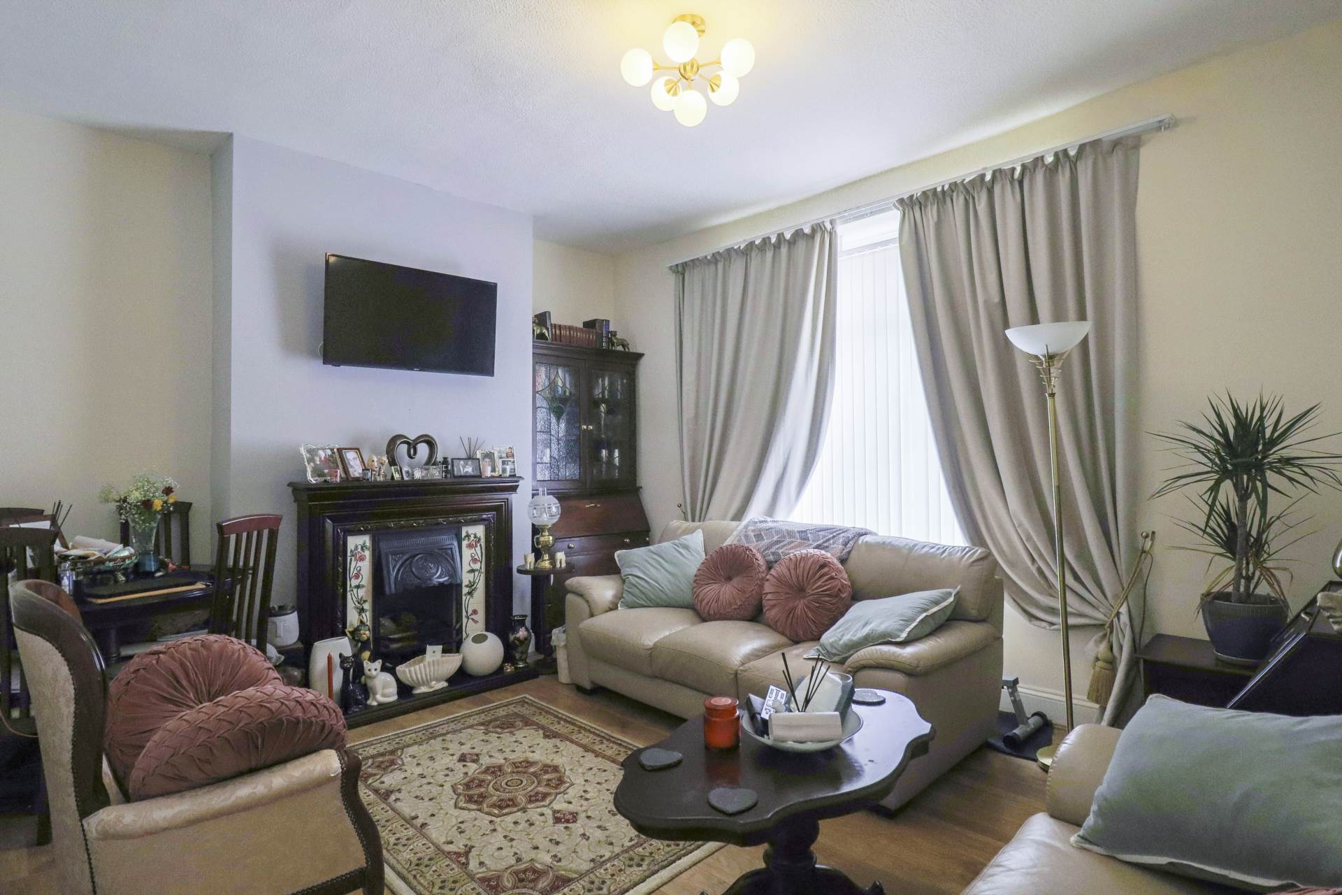 Alfred Street - Centrally Located, Image 2