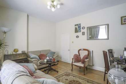 Alfred Street - Centrally Located, Image 12