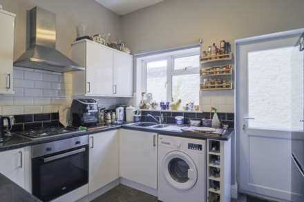 Alfred Street - Centrally Located, Image 7