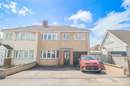Saville Crescent - Stunningly Presented Family Home