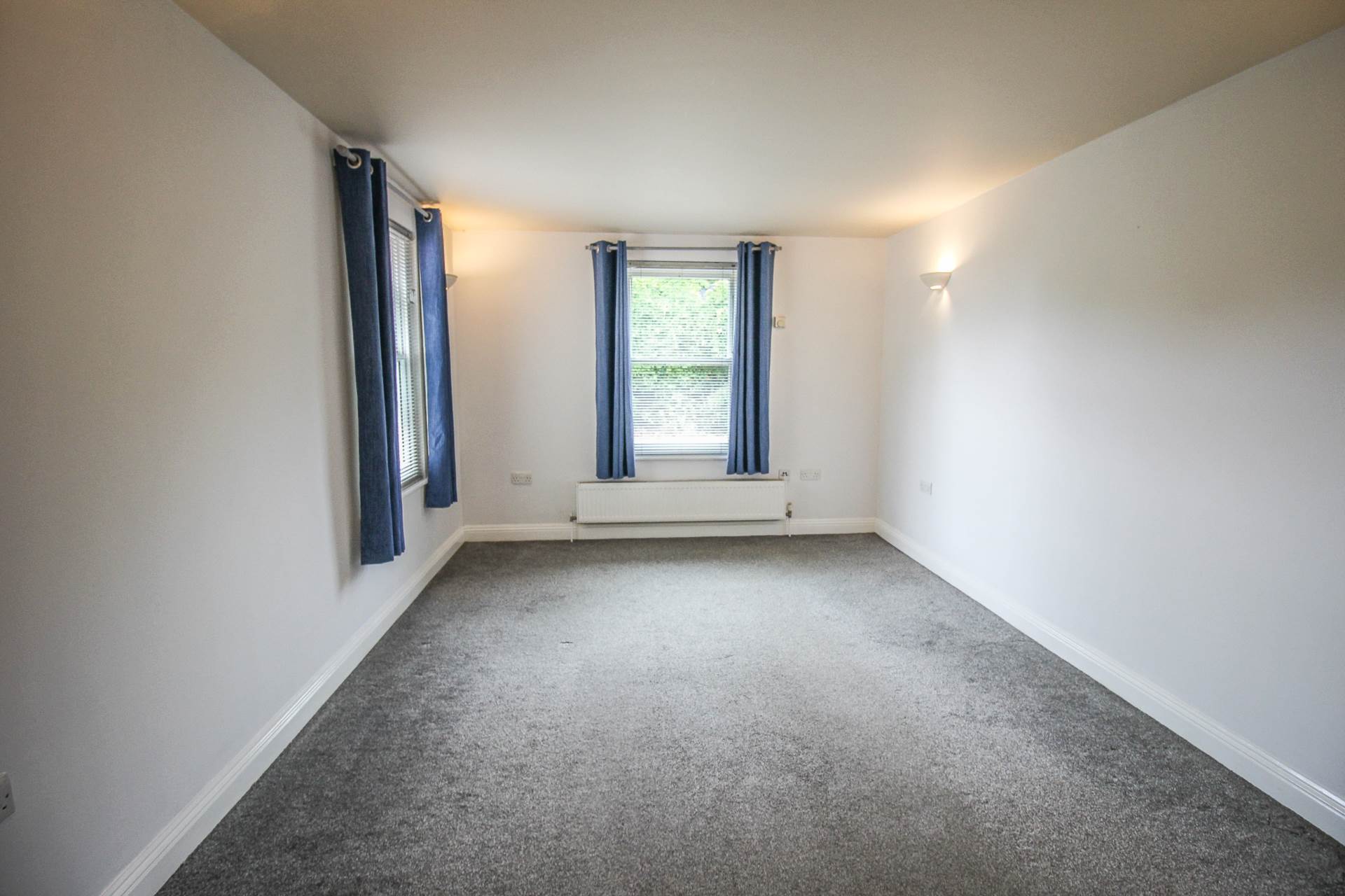 Royal Crescent**First Floor Flat**Beautifully Presented**Parking**Ideal Location**, Image 5
